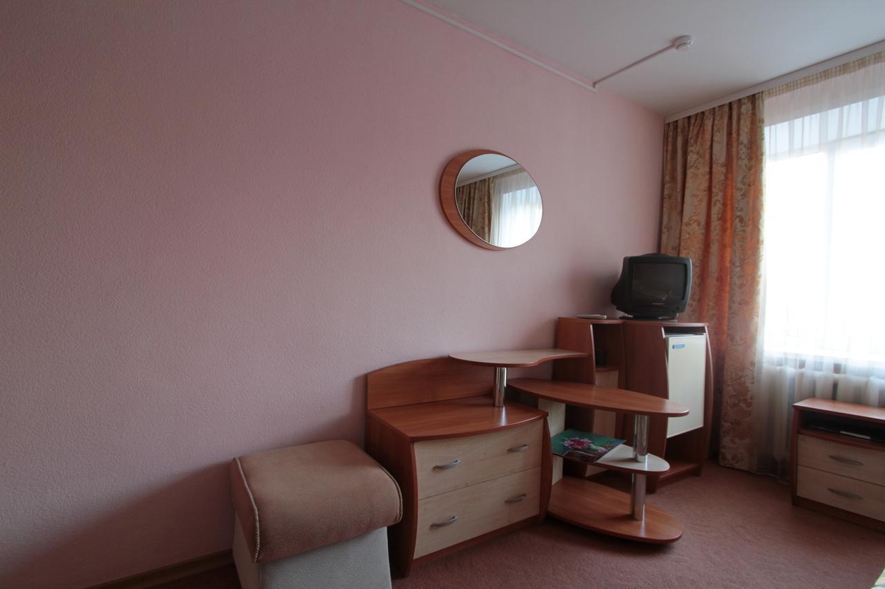 40 Let Pobedy Hotel Minsk Exterior foto
