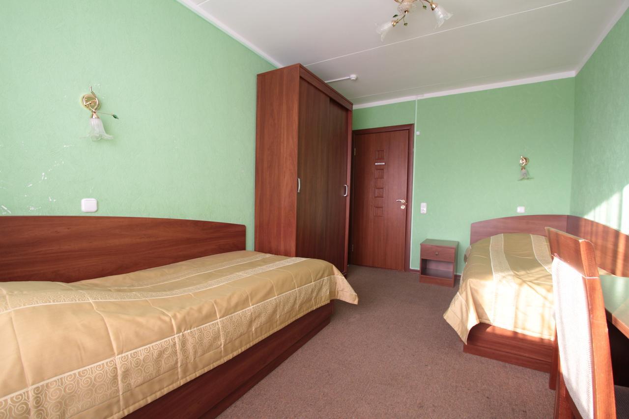 40 Let Pobedy Hotel Minsk Exterior foto